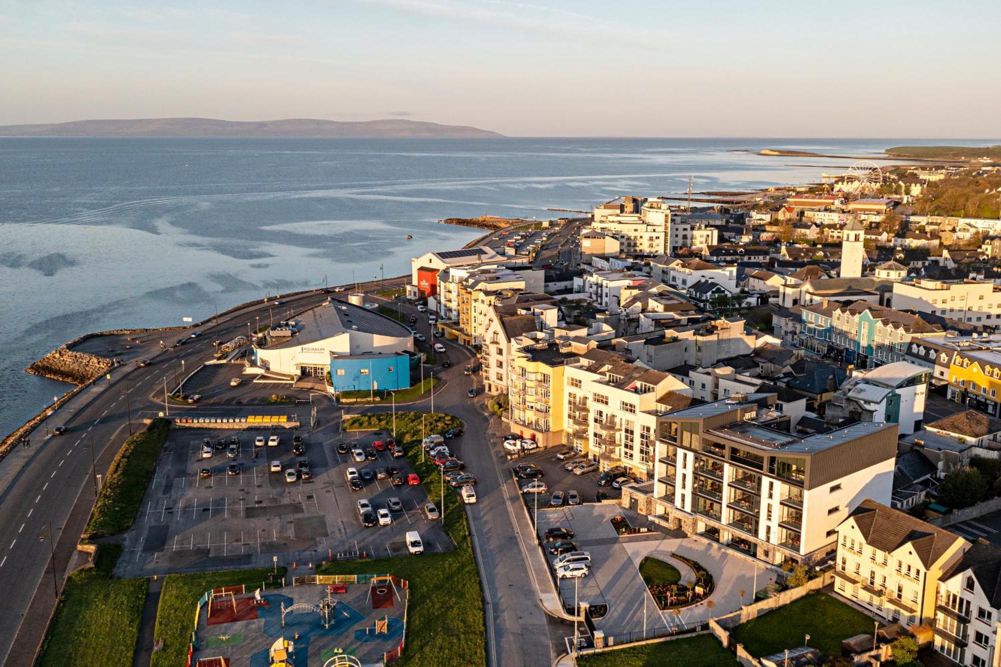 Shoreline Apartments Galway Exterior photo